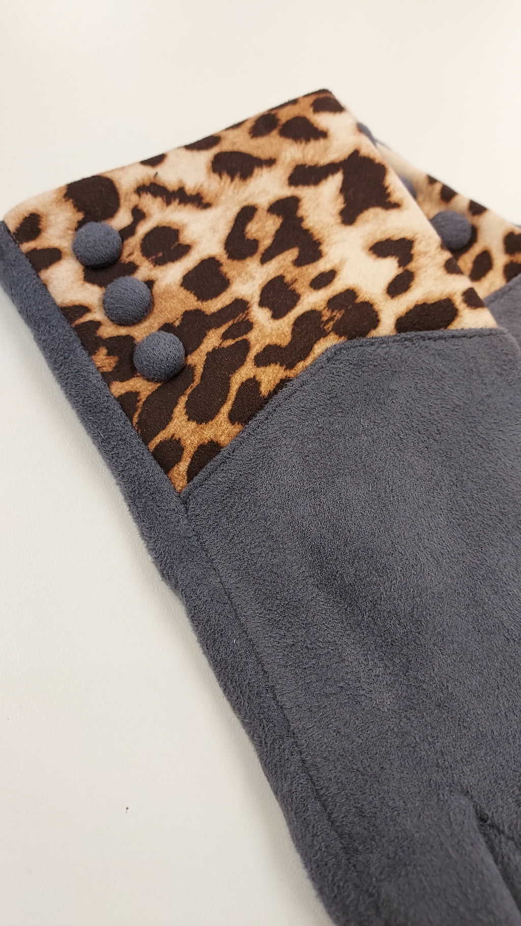 Leopard Print Gloves With Buttons