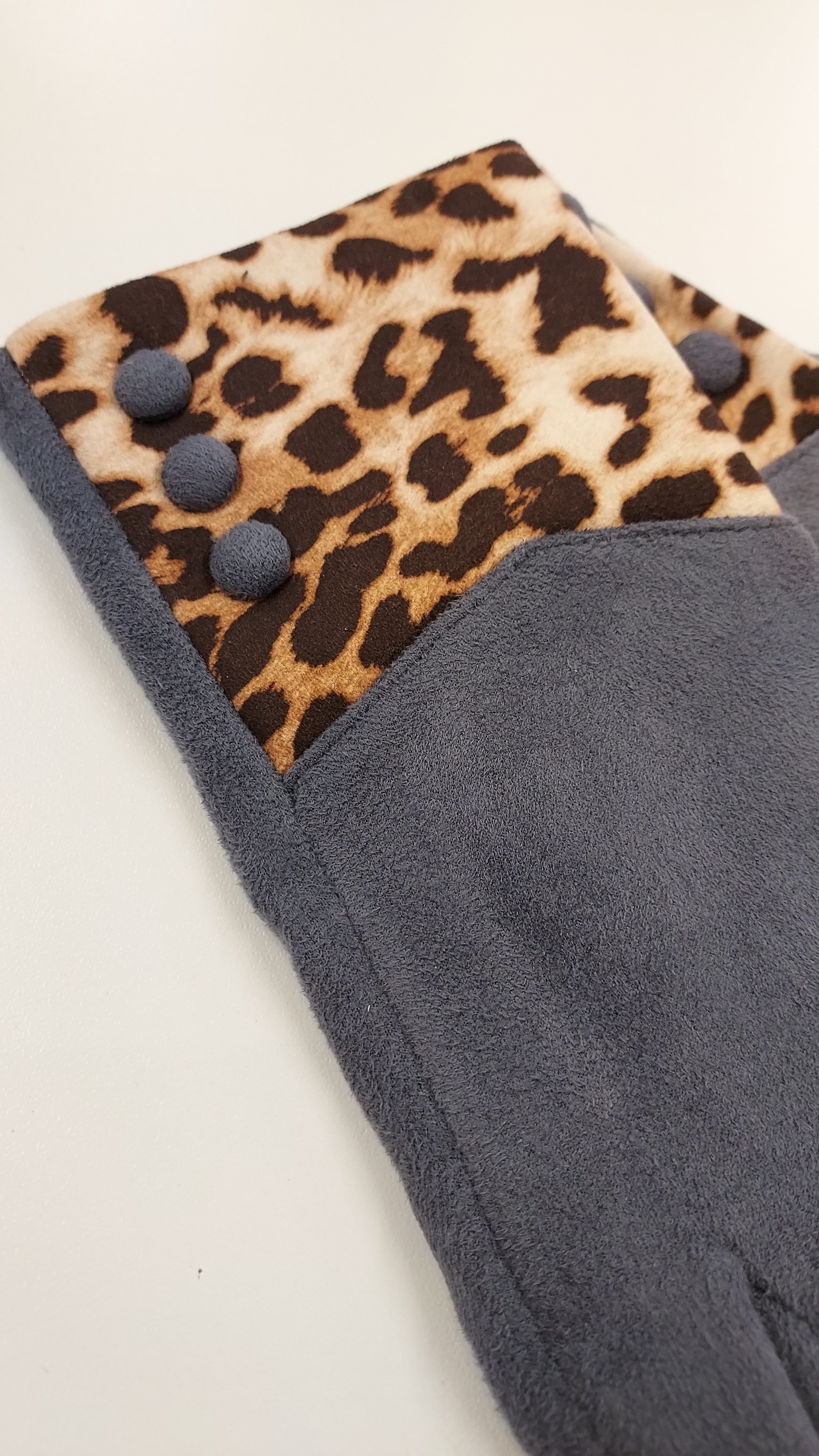 Leopard Print Gloves With Buttons