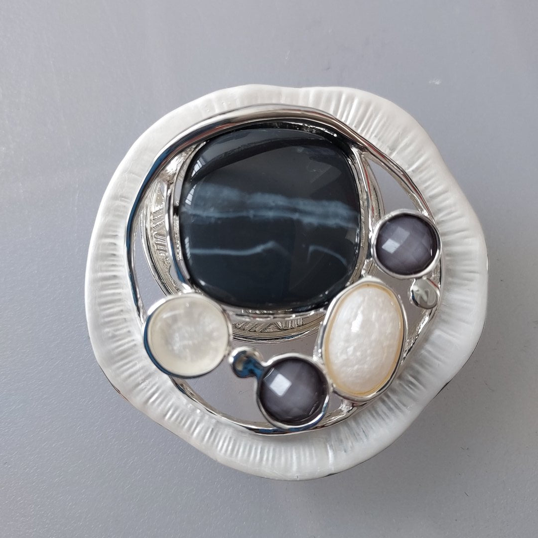 Round Abstract Magnetic Brooch Black